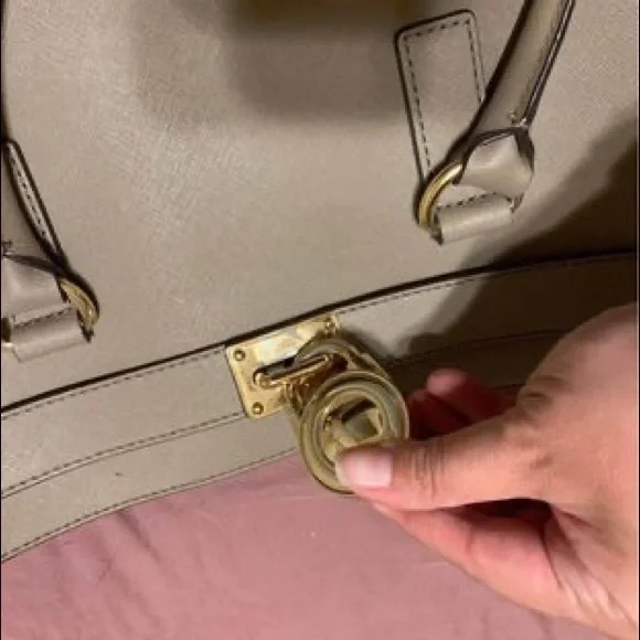 Michael Kors Bag - Picture 3 of 8